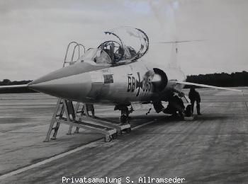 f-104f 3 3 no watermark.jpg